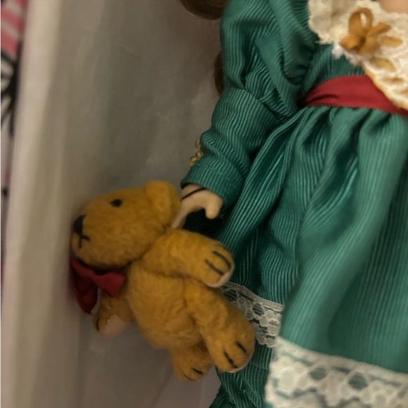 Pristine condition doll and box. Hi! I’m Ginny. Teddy’s 100th Birthday. - Picture 3 of 4